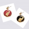 گوشواره ورق طلا طرح ماه آبان (سنگ اونیکس و عقیق)